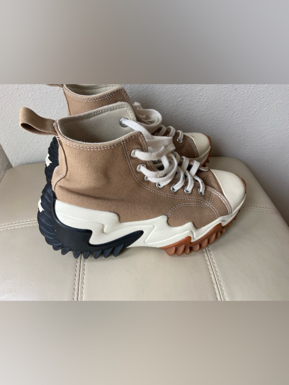 Converse Run Star Motion Platform Sneakers Sand Dune Chunky Women 7 or Men’s 5.5